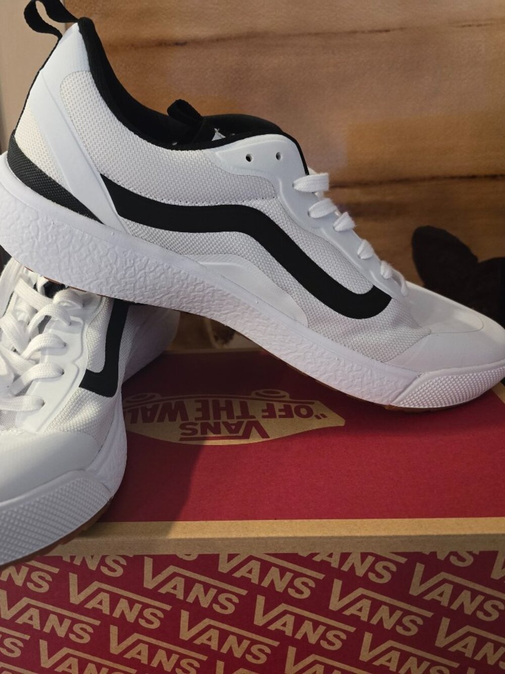 Vans MTE Ultrarange Exo White Black Size US 11 Men New Shoes VN0A4U1KWHT RARE